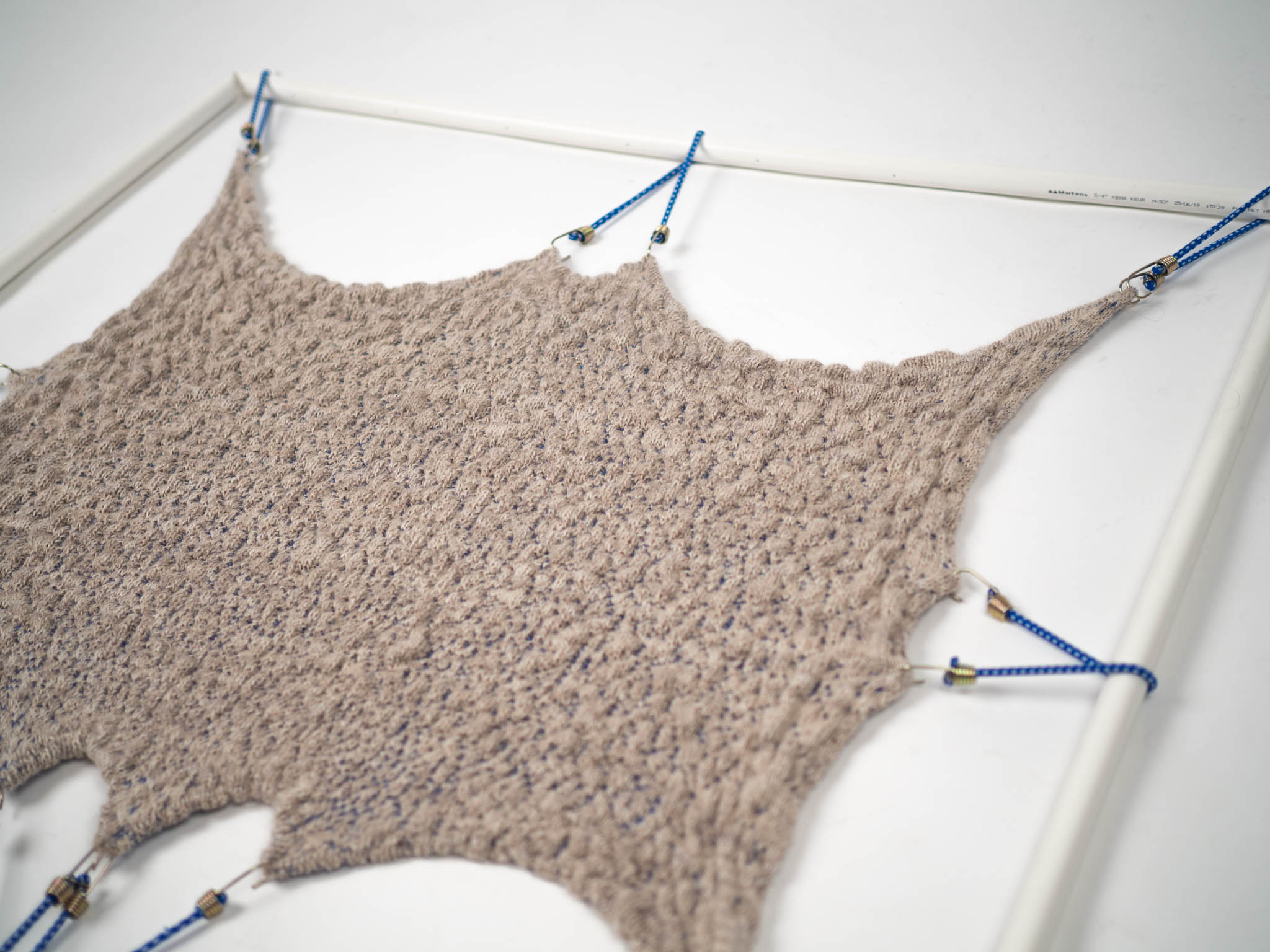 stretched knitted hide 4
